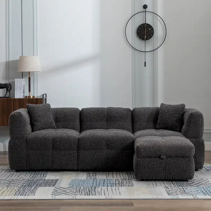 Divano sezionale Roomfitters Cozy in tessuto pile Teddy con porte USB, pouf contenitore mobile e due cuscini lombari