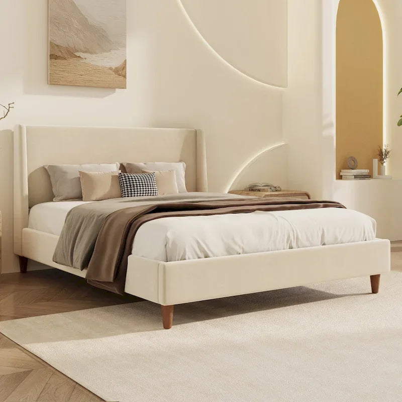 Letto a piattaforma lussuoso rivestito in velluto con elegante testiera