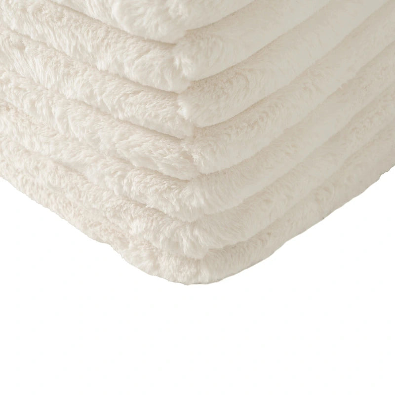 Divano componibile a L con penisola, 3 posti, modello "Faux Fur Cloud 110", con due cuscini decorativi inclusi