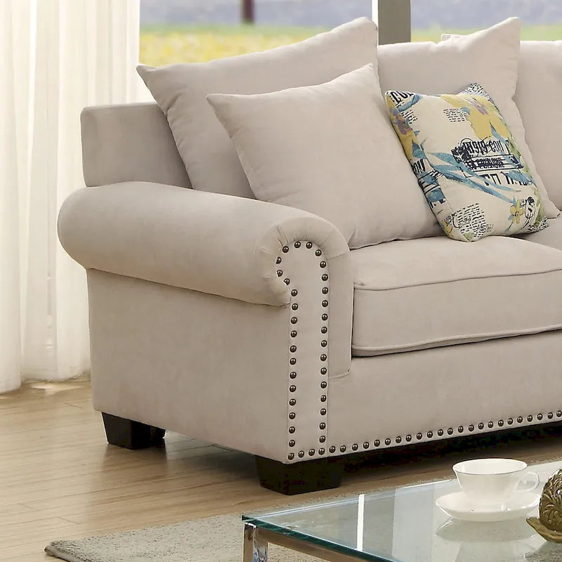 Sectionnel Riti Transitional Beige en tissu rembourré avec clous décoratifs par Furniture of America