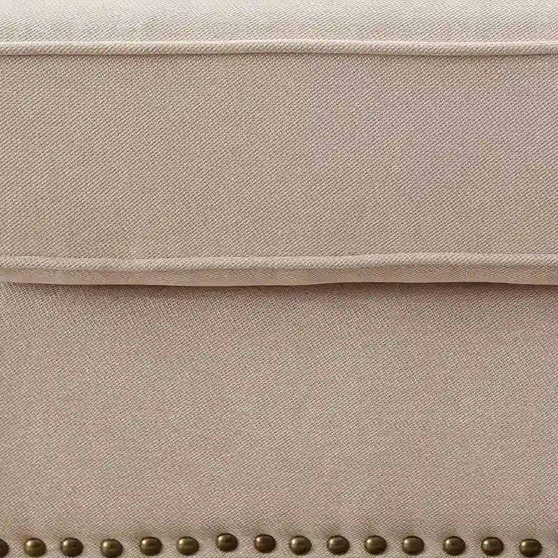 Sectionnel Riti Transitional Beige en tissu rembourré avec clous décoratifs par Furniture of America