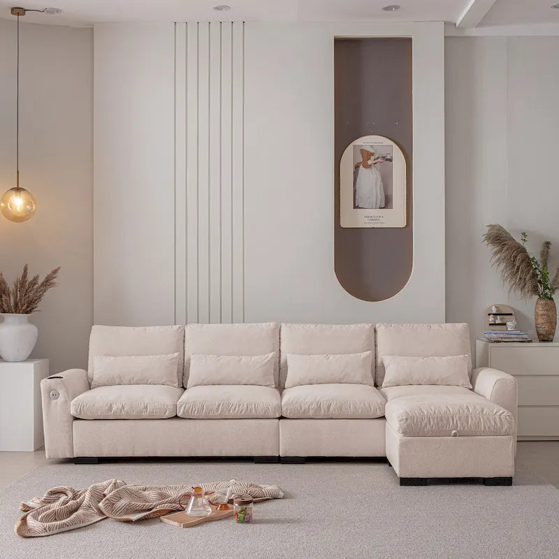 Elegante Divano Modulare in Ciniglia con Pouf Reversibile, Porte USB e Porta Bicchieri, Beige